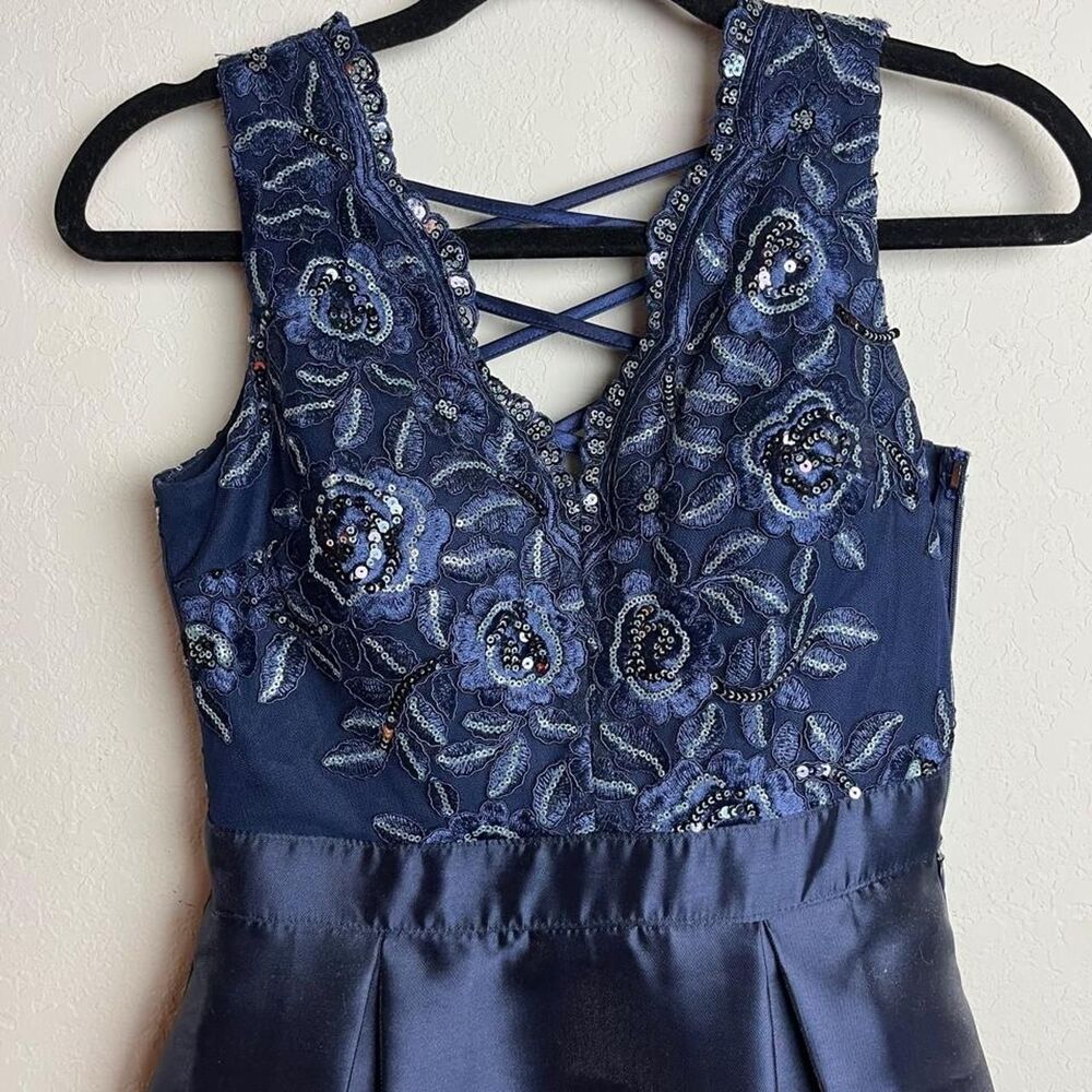 Trixxi Navy Blue Embroidered Floral Sequin Satin Formal Gown Junior's 3 - Picture 2 of 8